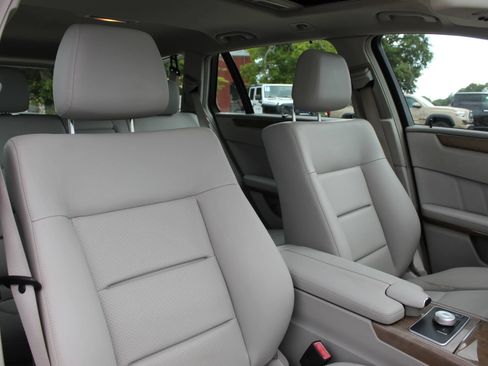 Used 2011 Mercedes-Benz E 350 4MATIC Wagon image 29