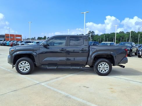 Certified 2025 Toyota Tacoma SR5 image 8