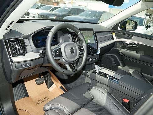 New 2026 Volvo XC90 T8 Ultra w/ Protection Package AWD/4WD image 12
