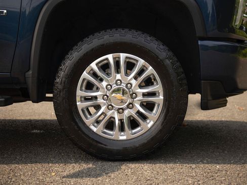Used 2022 Chevrolet Silverado 2500 High Country w/ Z71 Off-Road Package AWD/4WD image 26