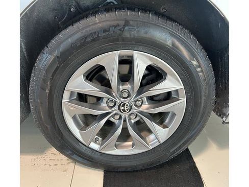 Used 2024 Toyota Sienna XLE image 13