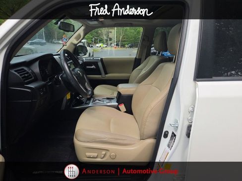 Used 2019 Toyota 4Runner SR5 Premium AWD/4WD image 8