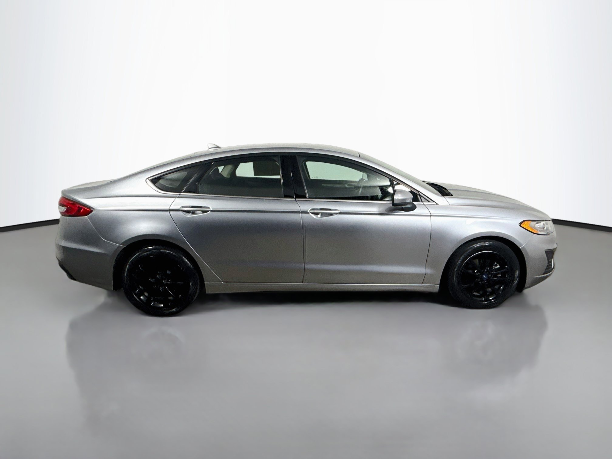 Used 2020 Ford Fusion SE FWD image 8