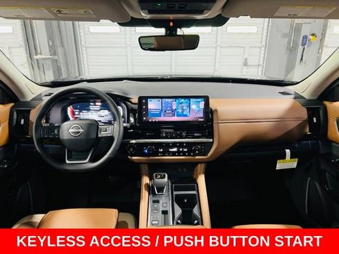 New 2026 Nissan Pathfinder Platinum FWD image 4