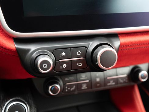 Used 2018 Ferrari GTC4Lusso image 29