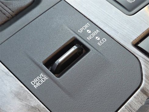 Used 2022 Toyota Highlander Limited image 27