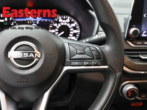 Used 2024 Nissan Altima 2.5 SV FWD image 16