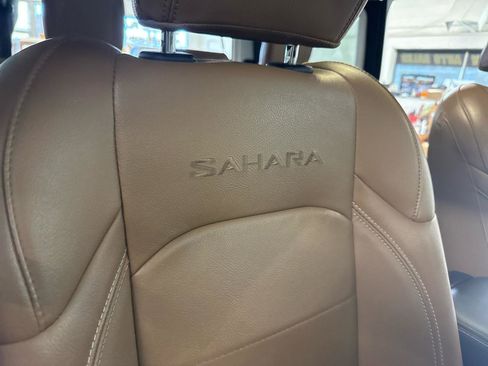 Used 2022 Jeep Wrangler Unlimited Sahara w/ Cold Weather Group AWD/4WD image 58