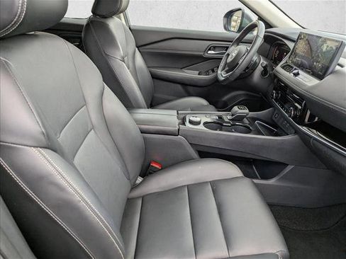Used 2024 Nissan Rogue SL AWD/4WD image 27