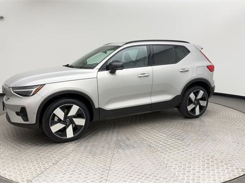 Certified 2023 Volvo XC40 Recharge Ultimate image 6