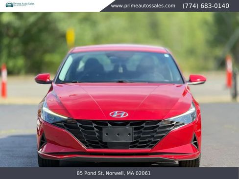 Used 2023 Hyundai Elantra SEL w/ Convenience Package FWD image 2
