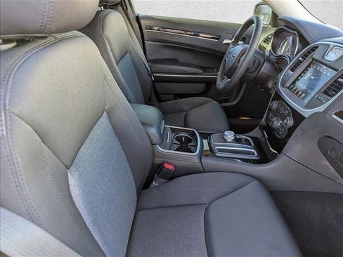 Used 2023 Chrysler 300 Touring w/ Sport Appearance Package image 25