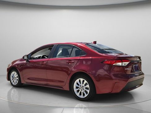 Used 2022 Toyota Corolla LE w/ LE Convenience Package image 8