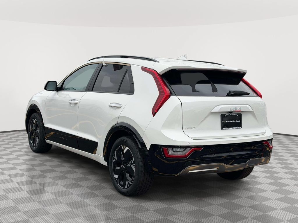 Certified 2025 Kia Niro Wave w/ Wave Preserve Package FWD image 5
