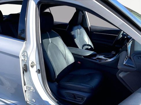 Used 2020 Toyota Camry XSE image 22