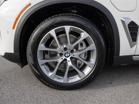 New 2026 BMW X5 xDrive50e w/ Climate Comfort Package image 5