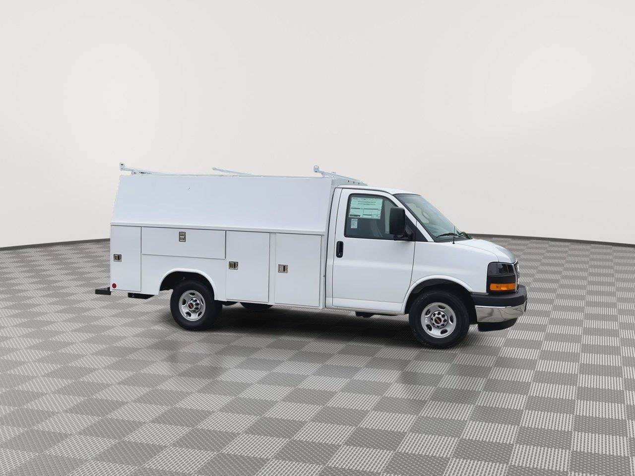 New 2026 GMC Savana 3500 w/ Power Convenience Package RWD image 32