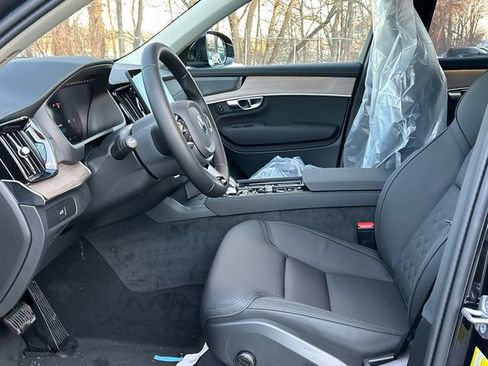 Used 2026 Volvo XC90 B6 Plus w/ Protection Package Premier AWD/4WD image 18