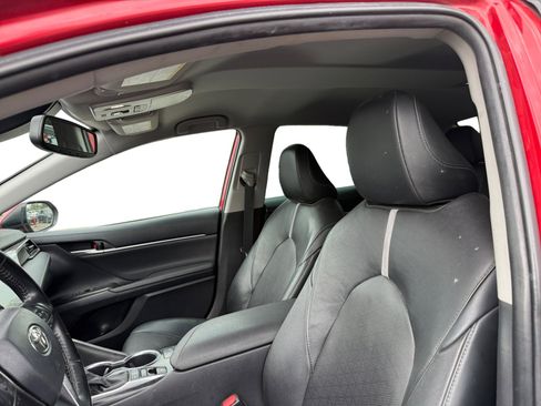 Used 2020 Toyota Camry XSE w/ Carpet Mat Package image 10