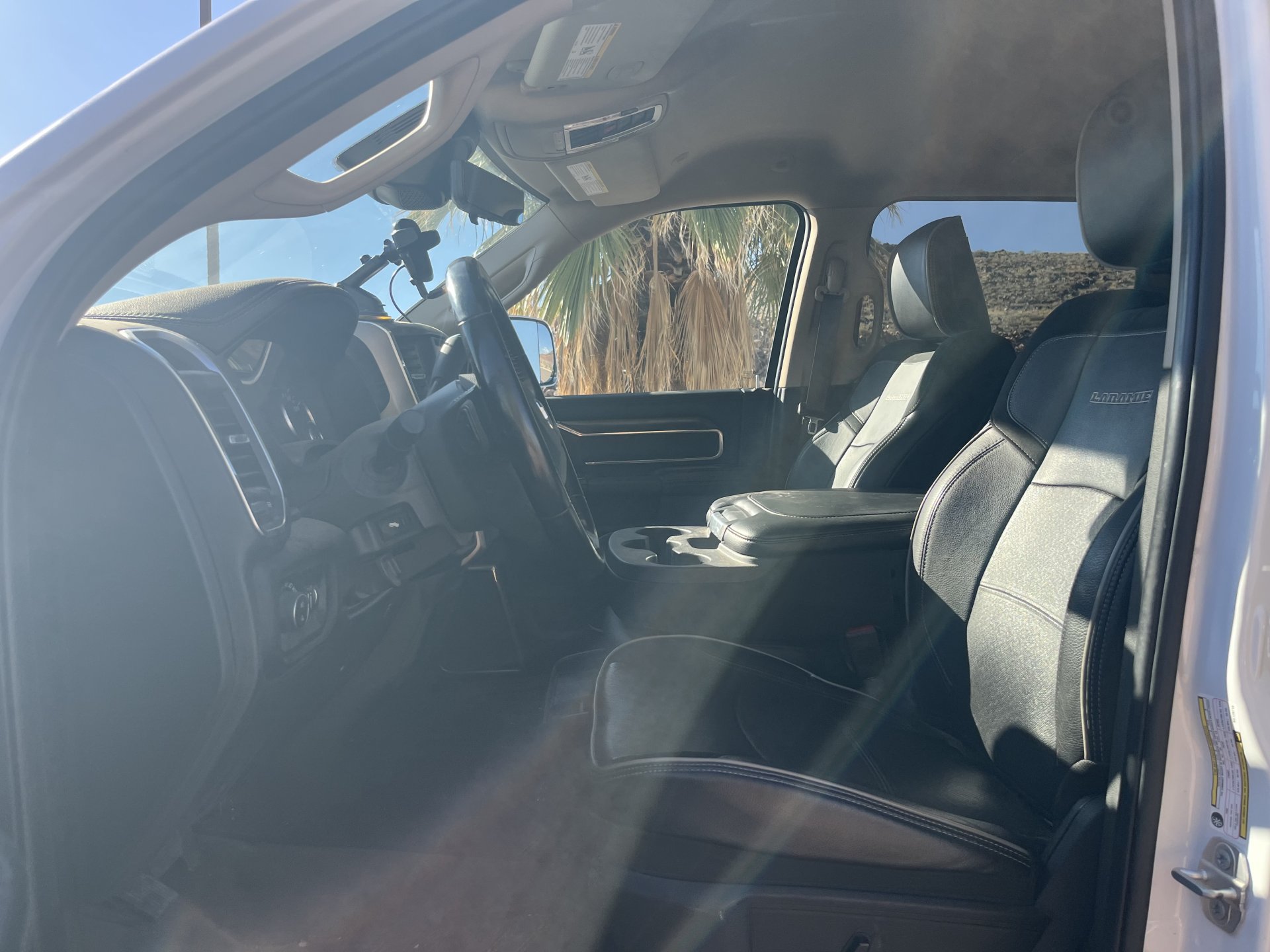 Used 2022 RAM 2500 Laramie AWD/4WD image 2