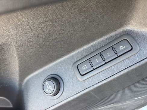 Used 2024 Chevrolet Equinox Premier AWD/4WD image 17