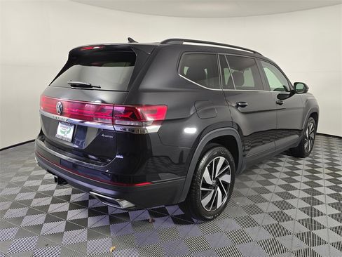 Used 2024 Volkswagen Atlas SE image 7