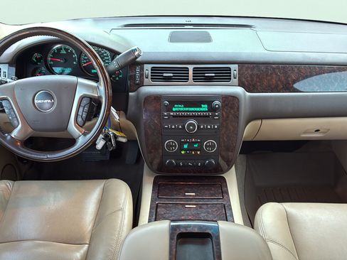 Used 2012 GMC Sierra 2500 Denali w/ Suspension Package, Off-Road AWD/4WD image 26