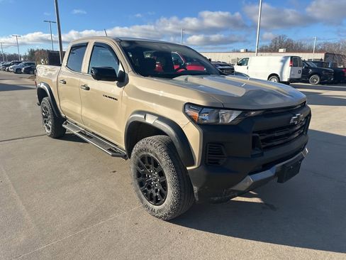 Used 2023 Chevrolet Colorado Trail Boss w/ Technology Package image 5