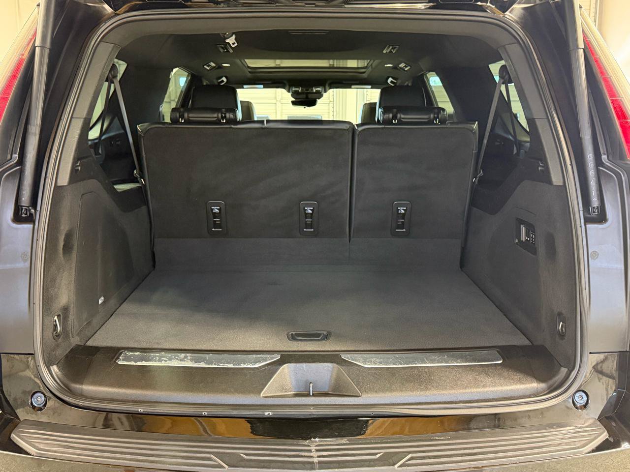 Used 2023 Cadillac Escalade ESV Sport AWD/4WD image 10