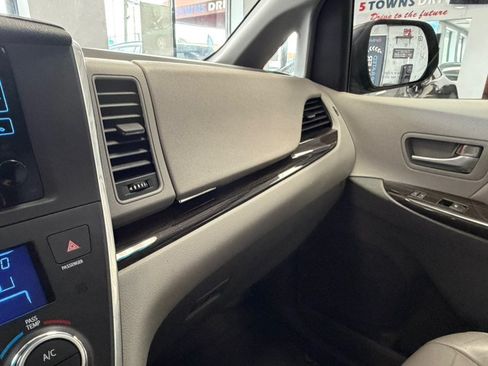 Used 2016 Toyota Sienna XLE w/ XLE Navigation Package AWD/4WD image 65