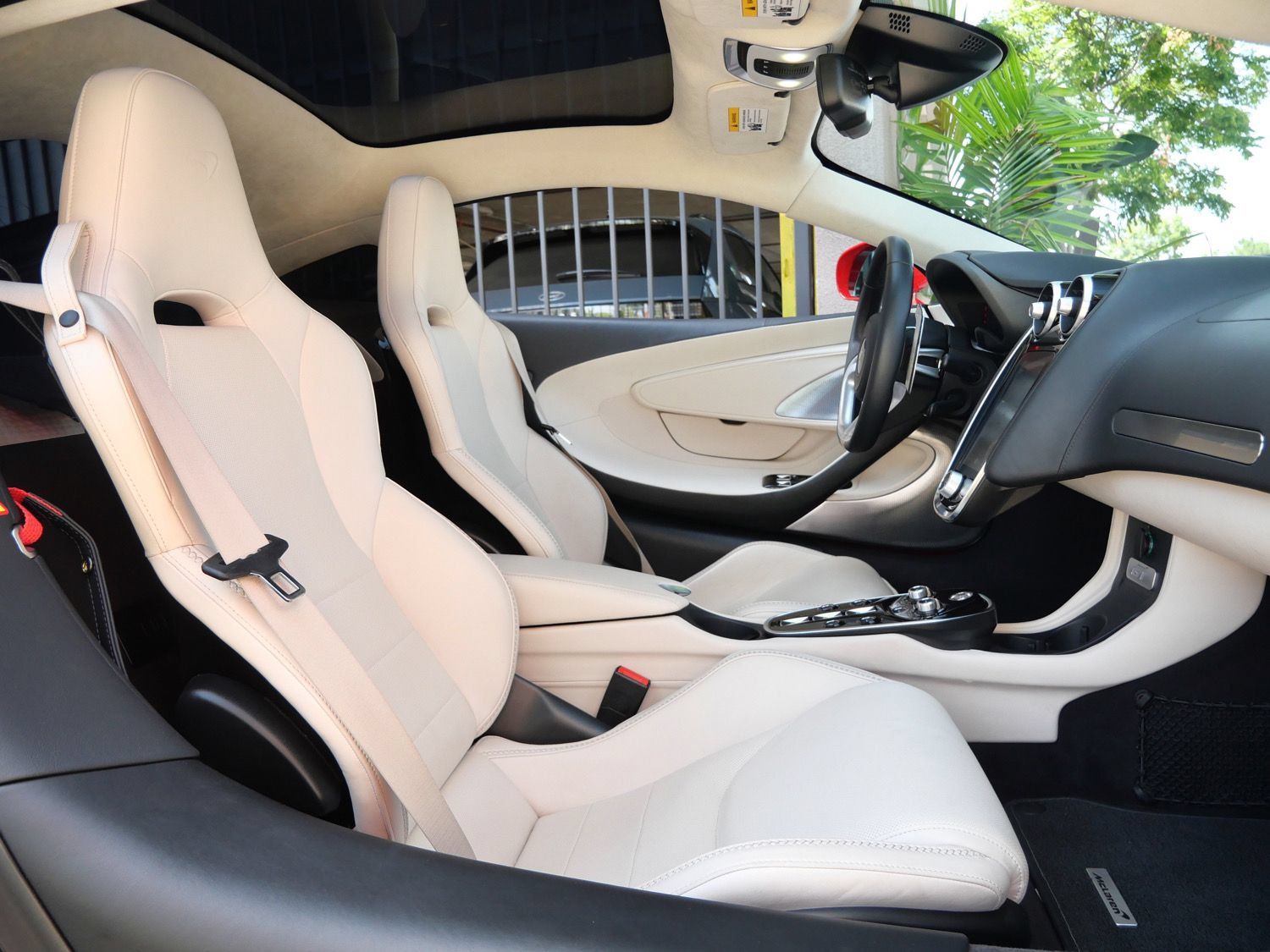 Used 2023 McLaren GT RWD image 11