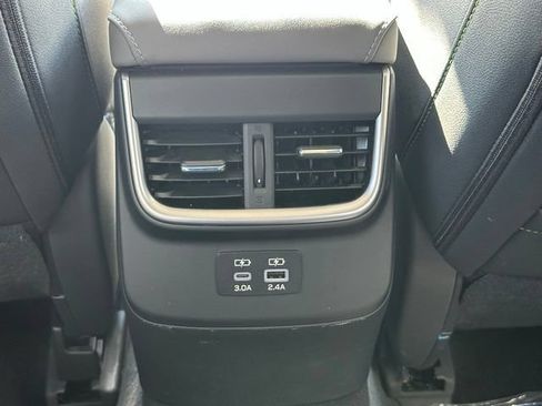 Used 2025 Subaru Outback Onyx Edition AWD/4WD image 33