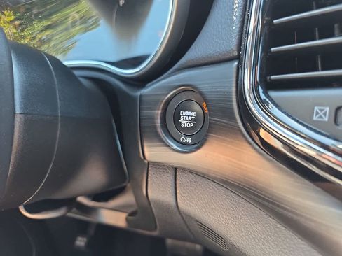 Used 2020 Jeep Grand Cherokee Altitude image 27