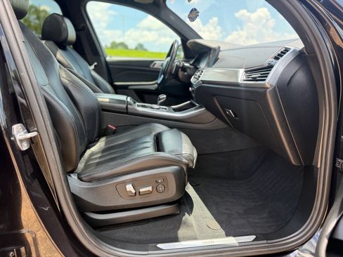 Used 2019 BMW X5 xDrive40i w/ Convenience Package AWD/4WD image 14