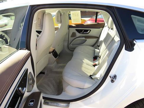 Certified 2023 Mercedes-Benz EQS 580 4MATIC Sedan image 20