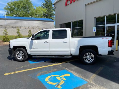 Used 2017 Chevrolet Silverado 1500 LT w/ Max Trailering Package AWD/4WD image 13