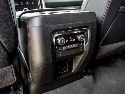 Used 2025 GMC Yukon XL Denali AWD/4WD image 31