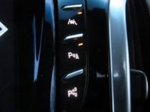 Used 2019 Cadillac Escalade Premium Luxury AWD/4WD image 56