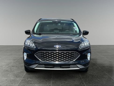 Used 2022 Ford Escape Titanium w/ Class II Trailer Tow Package image 2