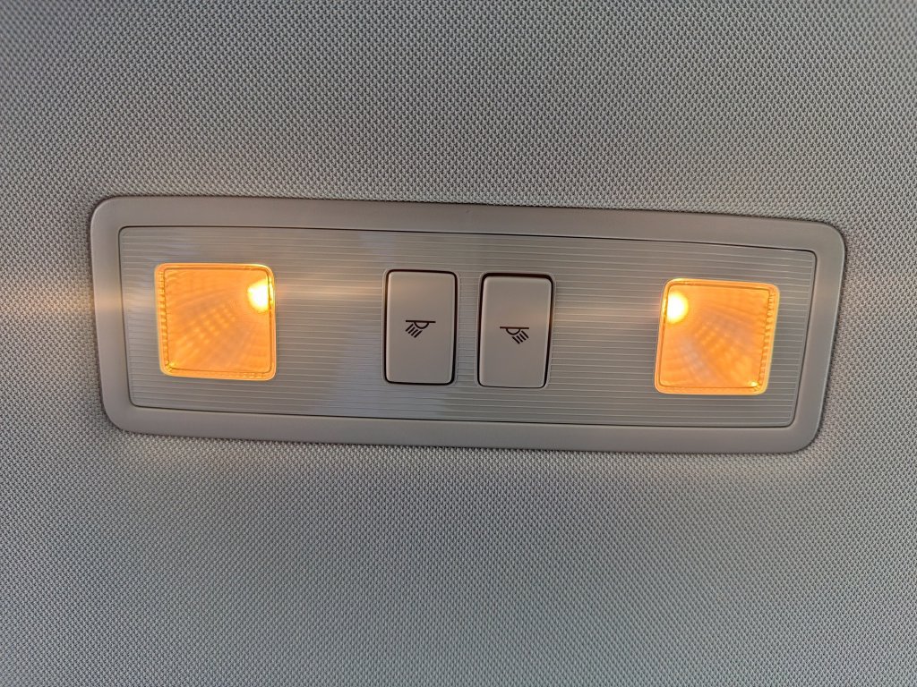 Certified 2025 Volkswagen Jetta SE FWD image 11