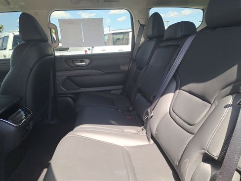 Certified 2025 Nissan Armada SV image 12