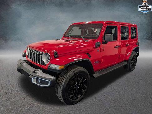 Used 2025 Jeep Wrangler Unlimited Sahara AWD/4WD image 1