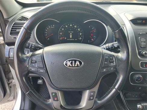 Used 2015 Kia Sorento EX image 16