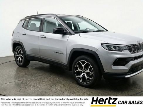 Used 2025 Jeep Compass Limited image 1