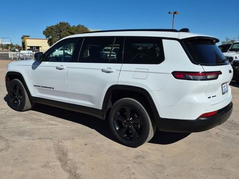 Used 2023 Jeep Grand Cherokee L Laredo AWD/4WD image 13