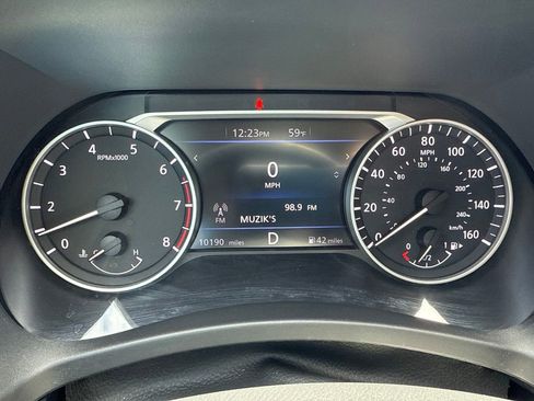 Used 2025 Nissan Sentra SR FWD image 25
