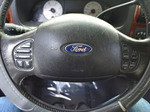 Used 2006 Ford F350 Lariat AWD/4WD image 22