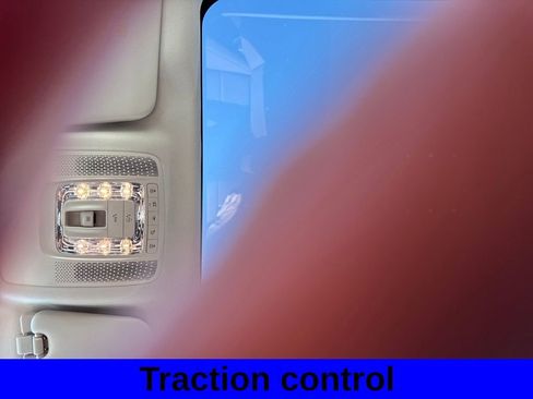 Used 2025 Mercedes-Benz GLE 450 4MATIC image 13