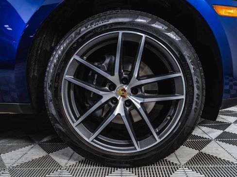 Used 2023 Porsche Macan AWD/4WD image 32