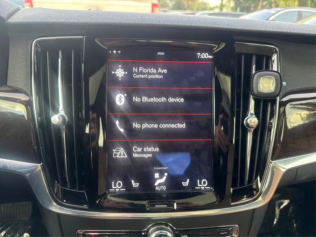Used 2018 Volvo S90 T5 Momentum w/ Convenience Package FWD image 13